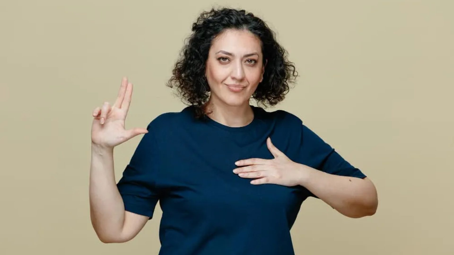 Curso gratuito, totalmente online, de Tradutor Intérprete de Libras recebe inscrições e oferece certificado