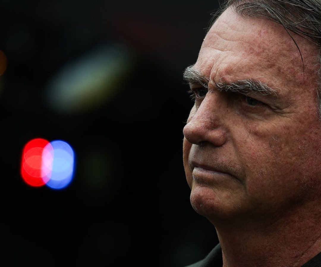 PL suspende atividades partidárias e salário de Bolsonaro