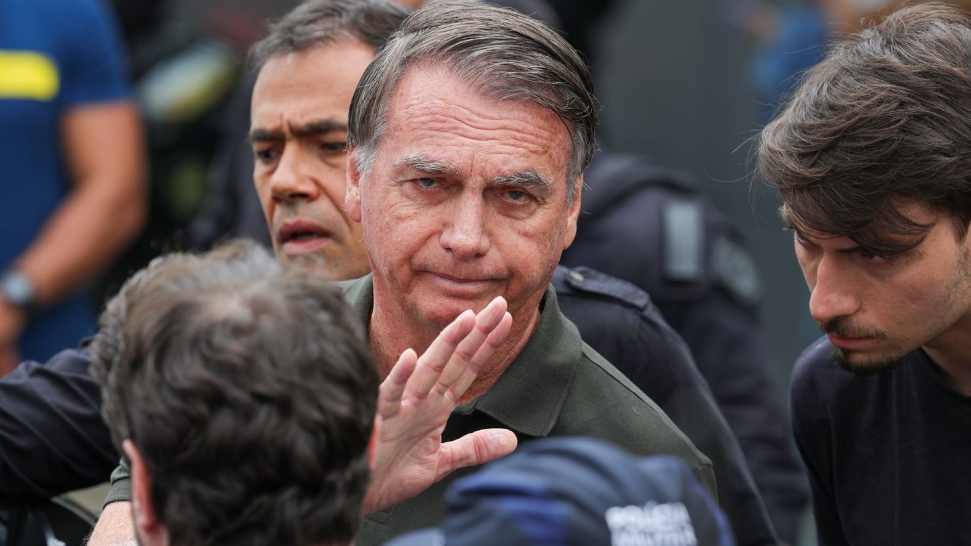 Moraes nega pedido da defesa e mantém prisão domiciliar de Bolsonaro