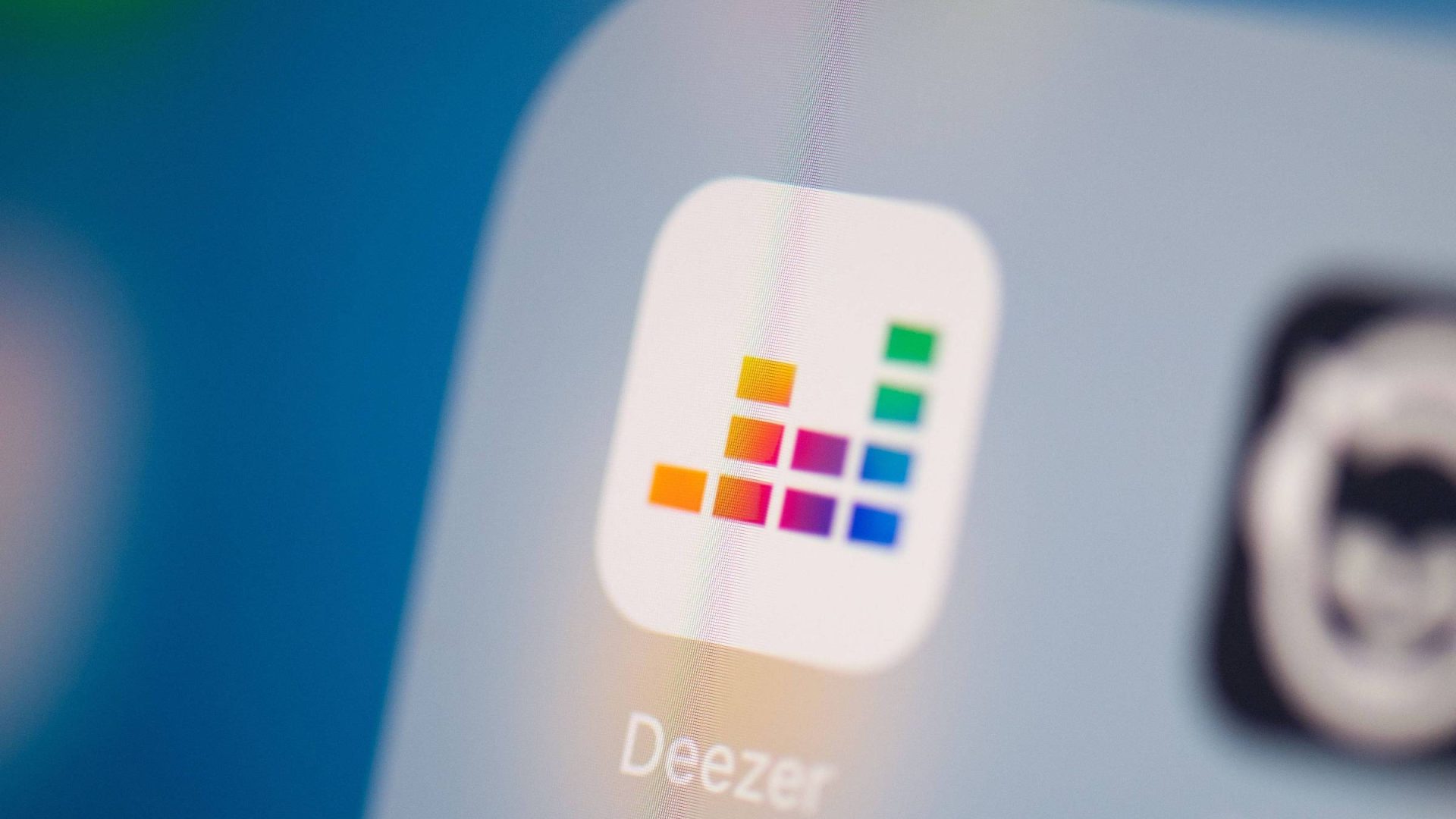 Quase metade das músicas enviadas diariamente são geradas por IA, diz Deezer