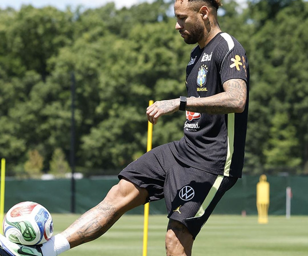 Neymar volta a treinar com a seleção a 2 dias do jogo contra o Haiti