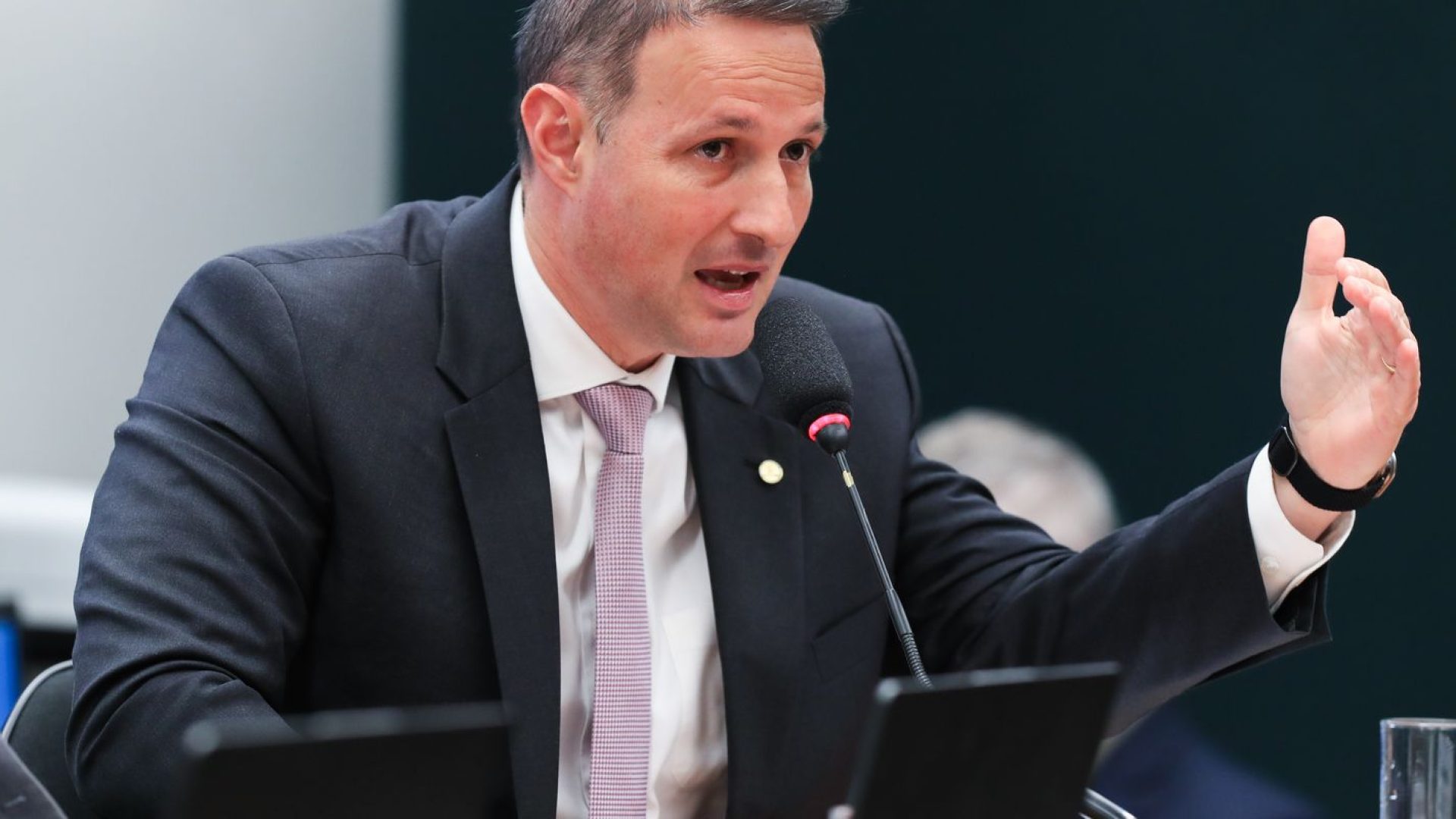 Motta anuncia Derrite como relator do projeto antifacção