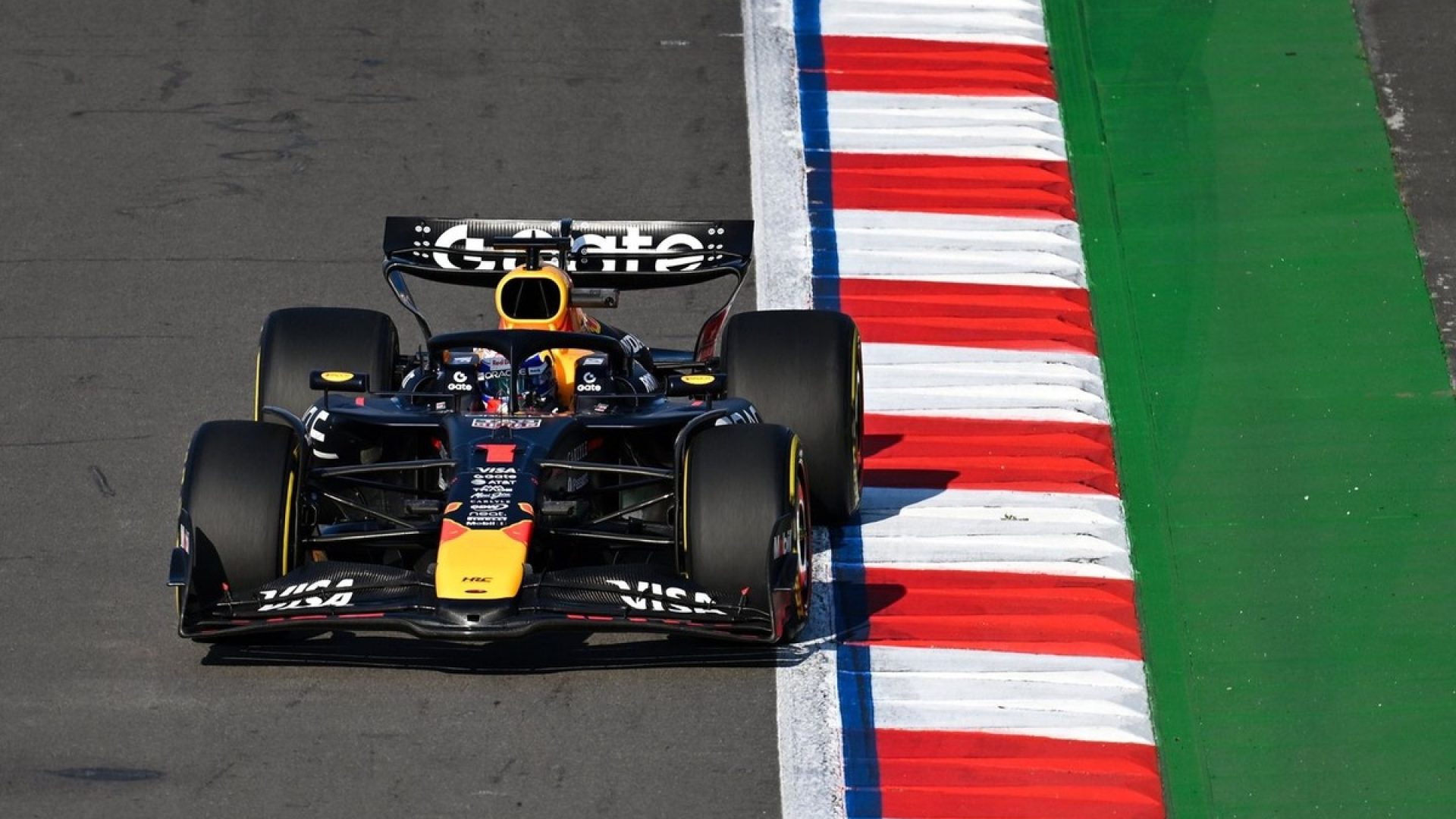 Red Bull freia expectativas sobre título de Verstappen