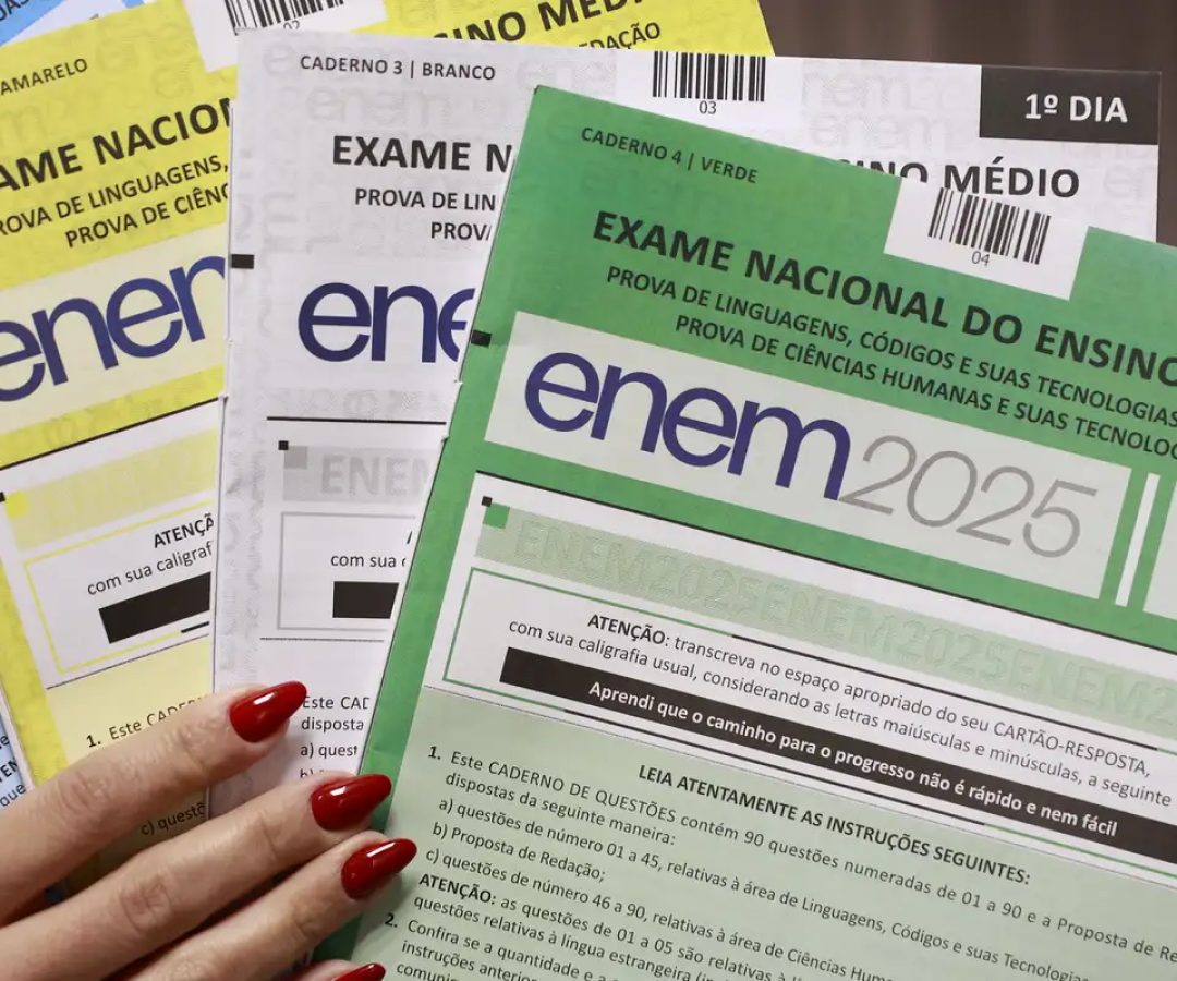 Anulação de 3 questões do Enem ocorre por “precaução”, diz ministro