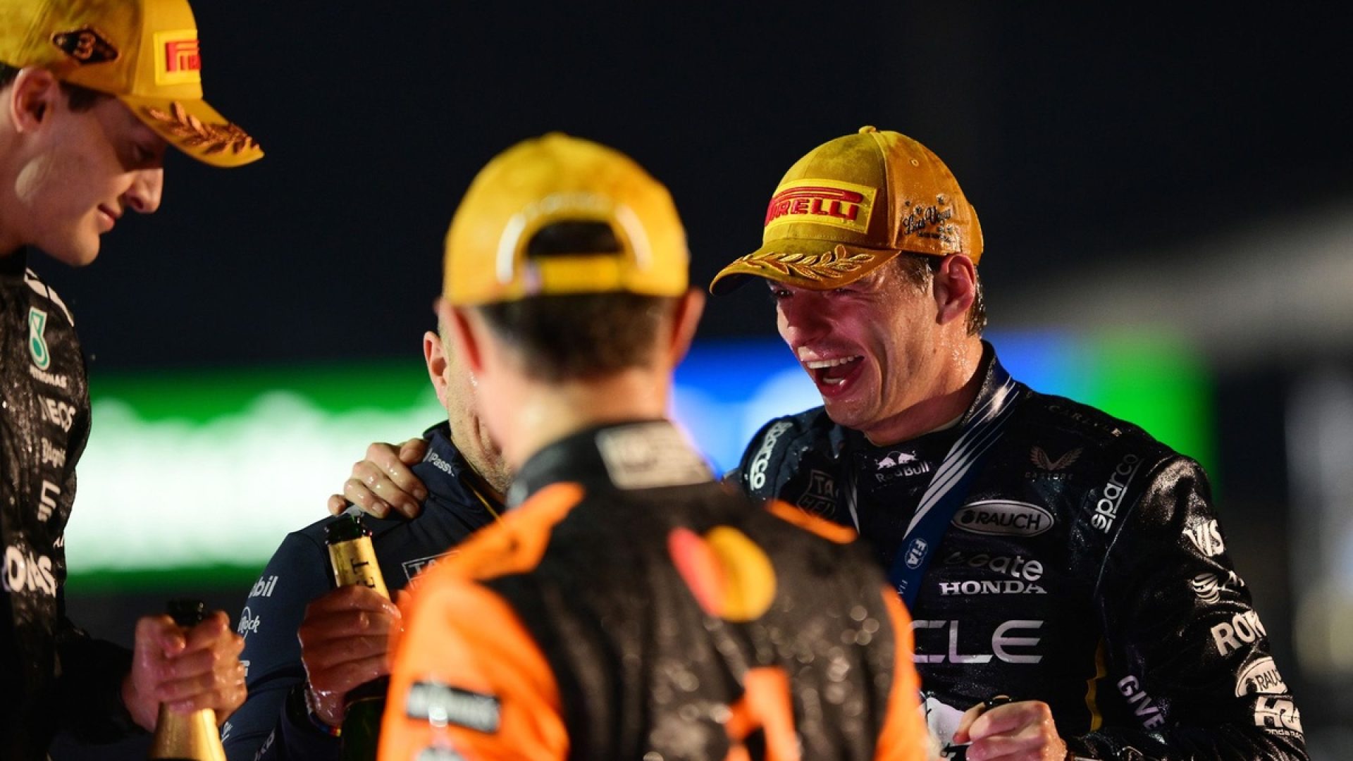 <div class="ms-item__thumb ">
    
<picture class="ms-item__picture ">
                        <source type="image/webp" srcset="https://cdn-4.motorsport.com/images/amp/6x7ZEjRY/s200/lando-norris-mclaren-max-verst.webp 200w, https://cdn-4.motorsport.com/images/amp/6x7ZEjRY/s300/lando-norris-mclaren-max-verst.webp 300w, https://cdn-4.motorsport.com/images/amp/6x7ZEjRY/s400/lando-norris-mclaren-max-verst.webp 400w, https://cdn-4.motorsport.com/images/amp/6x7ZEjRY/s500/lando-norris-mclaren-max-verst.webp 500w, https://cdn-4.motorsport.com/images/amp/6x7ZEjRY/s600/lando-norris-mclaren-max-verst.webp 600w, https://cdn-4.motorsport.com/images/amp/6x7ZEjRY/s700/lando-norris-mclaren-max-verst.webp 700w, https://cdn-4.motorsport.com/images/amp/6x7ZEjRY/s800/lando-norris-mclaren-max-verst.webp 800w, https://cdn-4.motorsport.com/images/amp/6x7ZEjRY/s900/lando-norris-mclaren-max-verst.webp 900w, https://cdn-4.motorsport.com/images/amp/6x7ZEjRY/s1000/lando-norris-mclaren-max-verst.webp 1000w, https://cdn-4.motorsport.com/images/amp/6x7ZEjRY/s1100/lando-norris-mclaren-max-verst.webp 1100w, https://cdn-4.motorsport.com/images/amp/6x7ZEjRY/s1200/lando-norris-mclaren-max-verst.webp 1200w" sizes="200px"></source>
                    <source type="image/jpeg" srcset="https://cdn-4.motorsport.com/images/amp/6x7ZEjRY/s200/lando-norris-mclaren-max-verst.jpg 200w, https://cdn-4.motorsport.com/images/amp/6x7ZEjRY/s300/lando-norris-mclaren-max-verst.jpg 300w, https://cdn-4.motorsport.com/images/amp/6x7ZEjRY/s400/lando-norris-mclaren-max-verst.jpg 400w, https://cdn-4.motorsport.com/images/amp/6x7ZEjRY/s500/lando-norris-mclaren-max-verst.jpg 500w, https://cdn-4.motorsport.com/images/amp/6x7ZEjRY/s600/lando-norris-mclaren-max-verst.jpg 600w, https://cdn-4.motorsport.com/images/amp/6x7ZEjRY/s700/lando-norris-mclaren-max-verst.jpg 700w, https://cdn-4.motorsport.com/images/amp/6x7ZEjRY/s800/lando-norris-mclaren-max-verst.jpg 800w, https://cdn-4.motorsport.com/images/amp/6x7ZEjRY/s900/lando-norris-mclaren-max-verst.jpg 900w, https://cdn-4.motorsport.com/images/amp/6x7ZEjRY/s1000/lando-norris-mclaren-max-verst.jpg 1000w, https://cdn-4.motorsport.com/images/amp/6x7ZEjRY/s1100/lando-norris-mclaren-max-verst.jpg 1100w, https://cdn-4.motorsport.com/images/amp/6x7ZEjRY/s1200/lando-norris-mclaren-max-verst.jpg 1200w" sizes="200px"></source>
            
    <img loading="lazy" width="200" height="133" class="ms-item__img ms-item__img--3_2 " src="https://cdn-3.motorsport.com/images/amp/6x7ZEjRY/s200/lando-norris-mclaren-max-verst.jpg" alt="Veja como fica a tabela da F1 2025 pós-desclassificação da McLaren no GP de Las Vegas">
    </picture>
    <div class="ms-item__thumb-info">
        <p class="ms-item__thumb-title">
            Veja como fica a tabela da F1 2025 pós-desclassificação da McLaren no GP de Las Vegas        </p>
    </div>

    <div class="ms-item__thumb-info-top">
        
                    
<div class="msnt-badge font-secondary font-bold inline-flex uppercase items-center gap-1 msnt-badge--default msnt-badge--sm -skew-x-3 ms-item__thumb-series !hidden">
    
    <span class="skew-x-3 -mt-0.5">Fórmula 1</span>
</div>            </div>

    
            <span class="ms-item__play ">
            <svg class="ms-item__play-icon">
                <use xlink:href="/design/dist/critical/icons/sprite-common-1-3d95249d302790eb176ee8318a65f93e.svg#player-play-filled"></use>
            </svg>
        </span>
    </div>    
    
    <div class="ms-item__info">
        <div class="ms-item__info-top">
            <div class="ms-item__info-conditional ms-item__info-conditional--prime">
                            </div>

                                                <span class="ms-item__series ms-item__series--ultra-short">F1</span>
                
                <span class="ms-item__series ms-item__series--title">Fórmula 1</span>
            
                            <div class="ms-item__info-conditional">
                                    </div>
            
            <span class="ms-item__icon--trending" data-count-type="trending">
                <svg>
                    <use xlink:href="/design/dist/critical/icons/sprite-common-1-3d95249d302790eb176ee8318a65f93e.svg#ms-hot"></use>
                </svg>
            </span>

                        <time class="ms-item__date " datetime="2025-11-23T09:47:28Z">
                23 h            </time>
                    </div>

        
                <div class="ms-item__title">Veja como fica a tabela da F1 2025 pós-desclassificação da McLaren no GP de Las Vegas</div>

        
            </div>