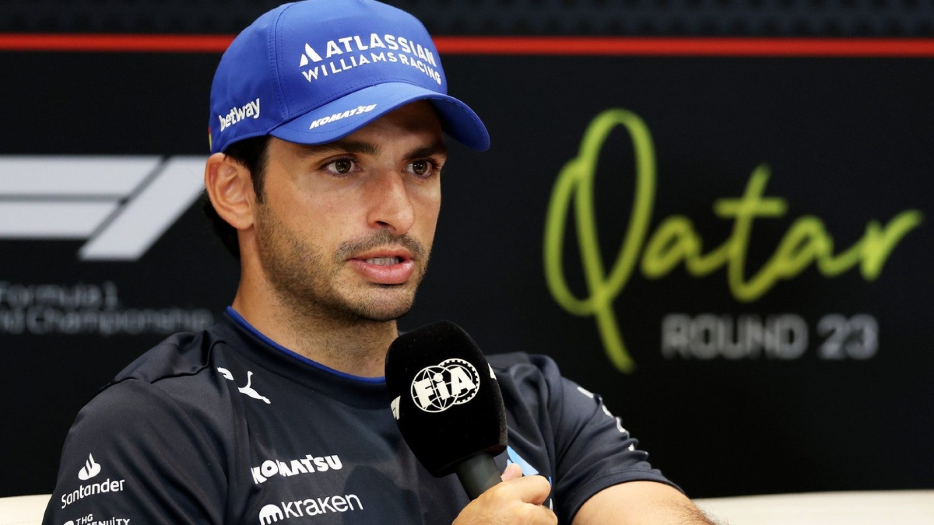 Sainz pede comentaristas de TV entre comissários da F1; entenda