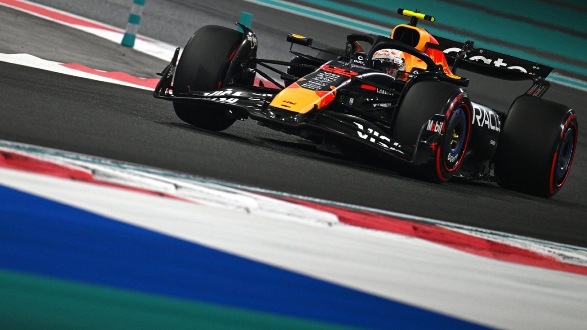 Tsunoda se 'sacrificou' para ajudar Verstappen em Abu Dhabi