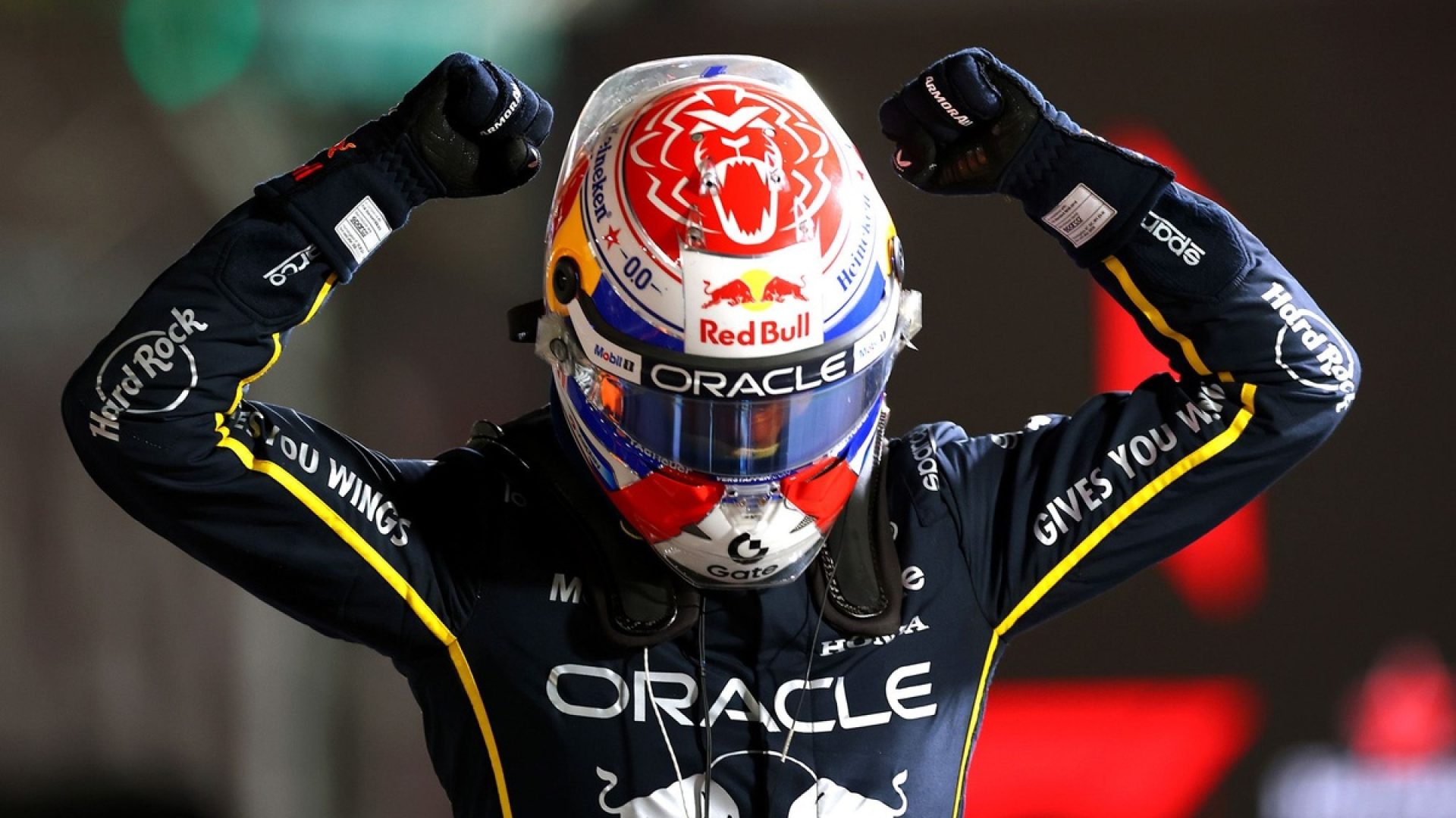 Vettel destaca habilidade "assustadora" de Verstappen