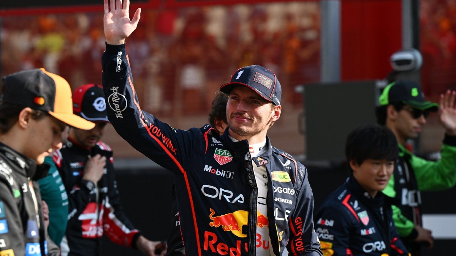 Quais cláusulas permitem saída de Verstappen da Red Bull?