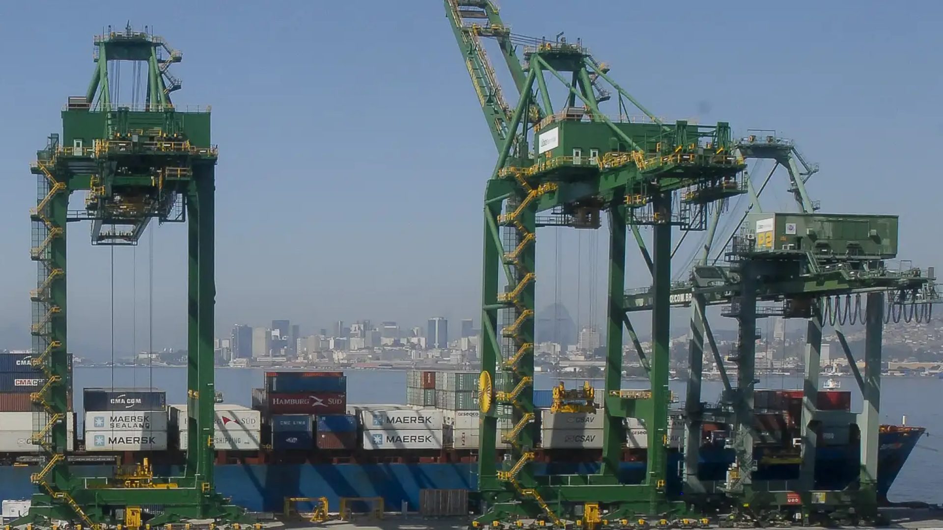 Economia brasileira cresceu 2,2% em 2025, aponta prévia da FGV