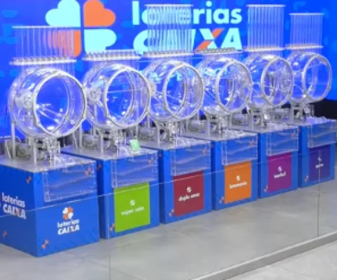 A Caixa Econômica Federal sorteia, na noite desta segunda-feira (16/3), cinco loterias: os concursos 6977 da Quina, o 3637 da Lotofácil, o 2900 da Lotomania, 2937 da Dupla-Sena e o 823 da Super Sete. -  (crédito: Reprodução Youtube)