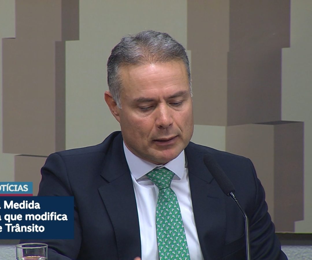 Comissão aprova medida que permite renovação automática da CNH — Senado Notícias