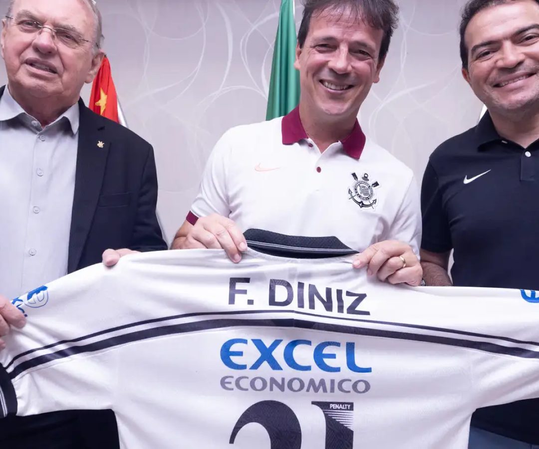 Fernando Diniz é anunciado como novo técnico do Corinthians