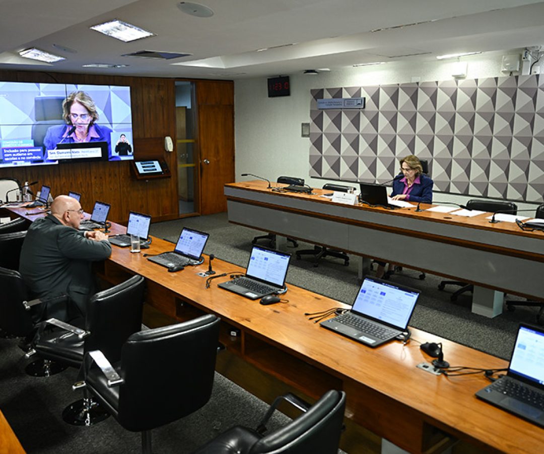 À bancada,  deputado Osmar Terra (PL-RS).