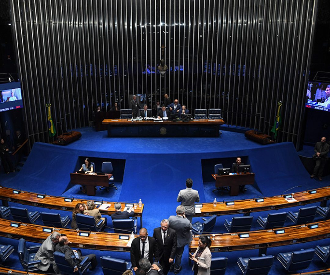 Senador Irajá (PSD-TO) em pronunciamento à bancada.