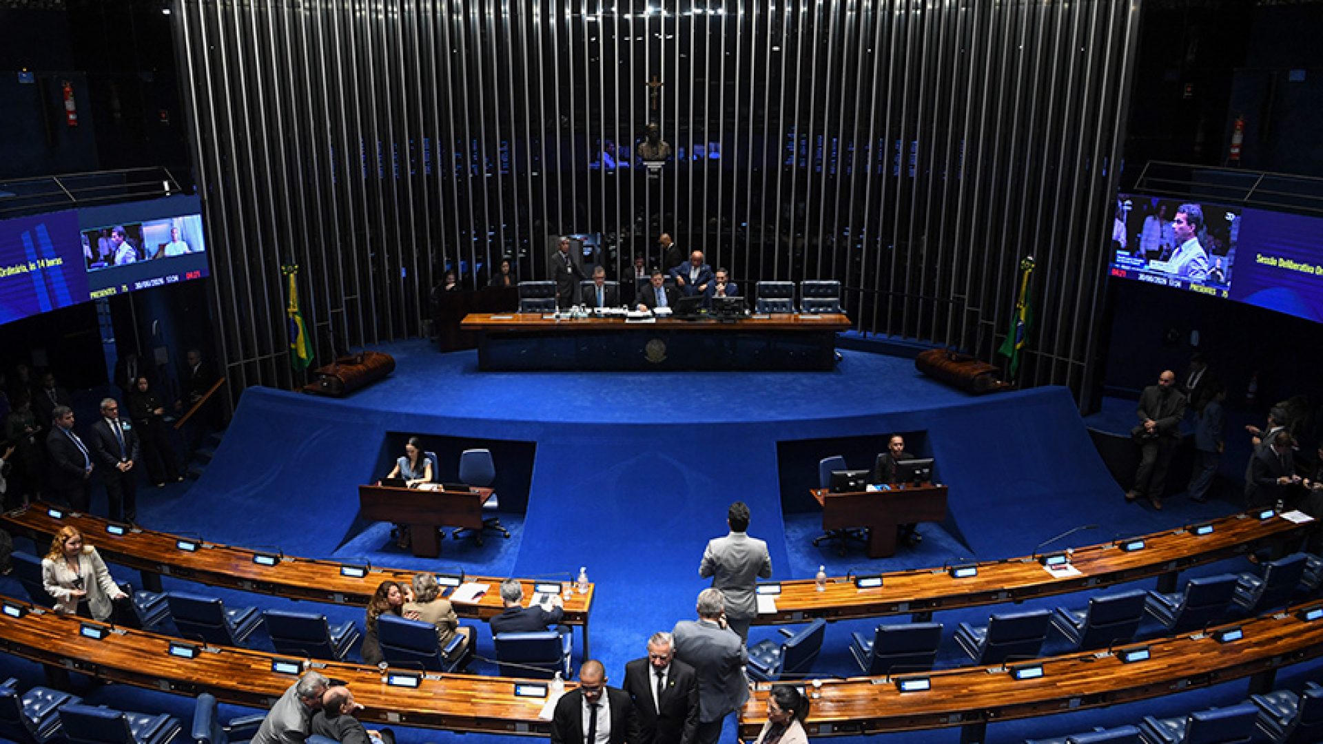 Senador Irajá (PSD-TO) em pronunciamento à bancada.