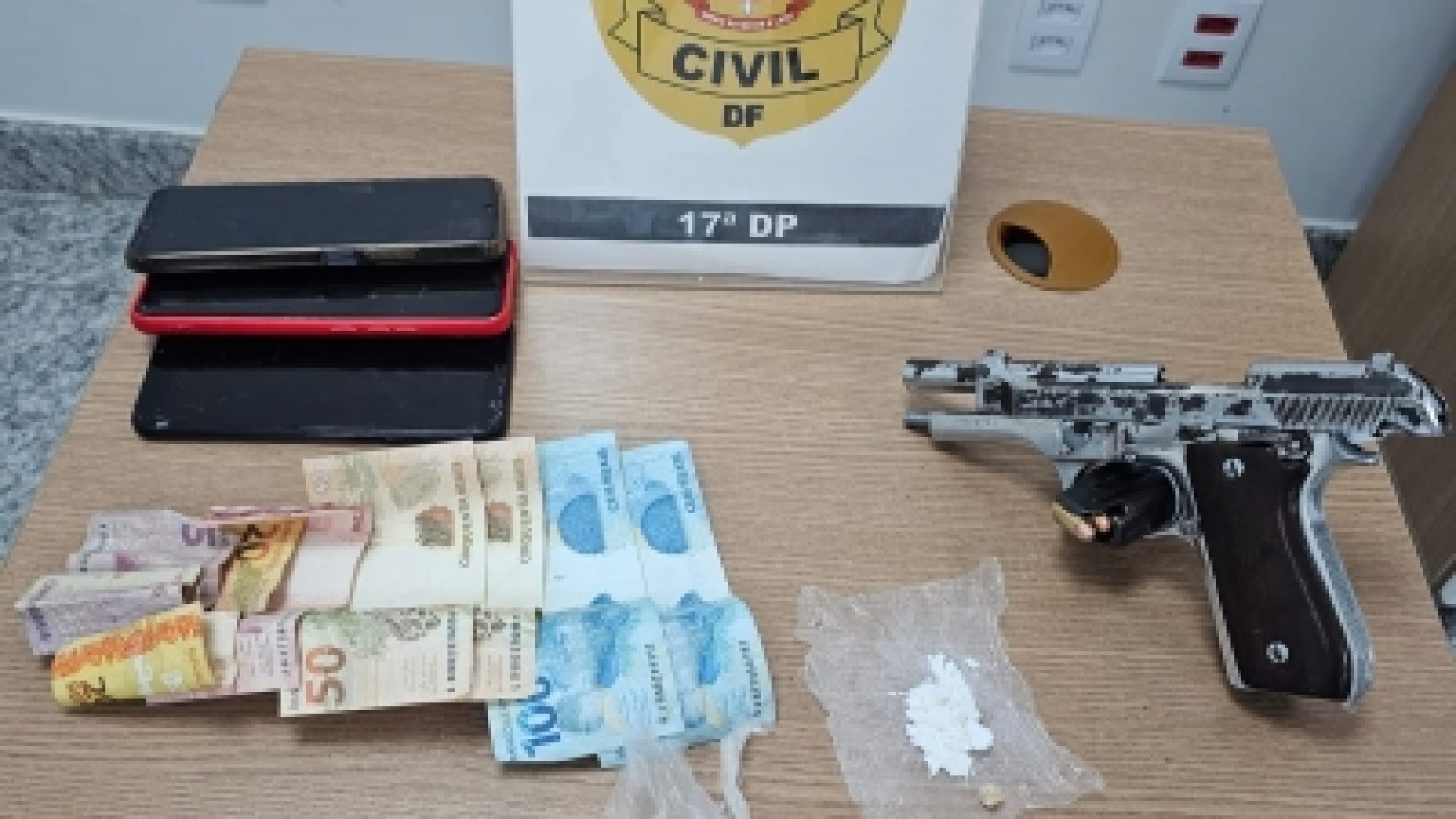 Tráfico termina com apreensão de arma de fogo em Taguatinga Norte