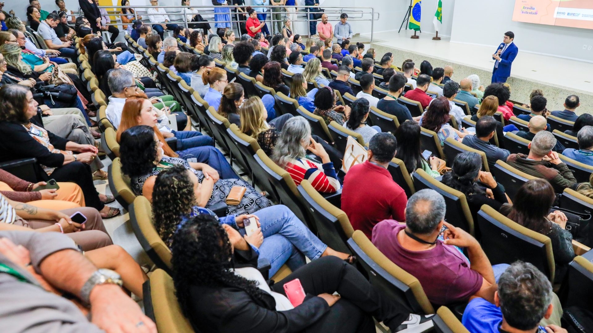 Palestra sobre Felicidade Interna Bruta mobiliza servidores do GDF