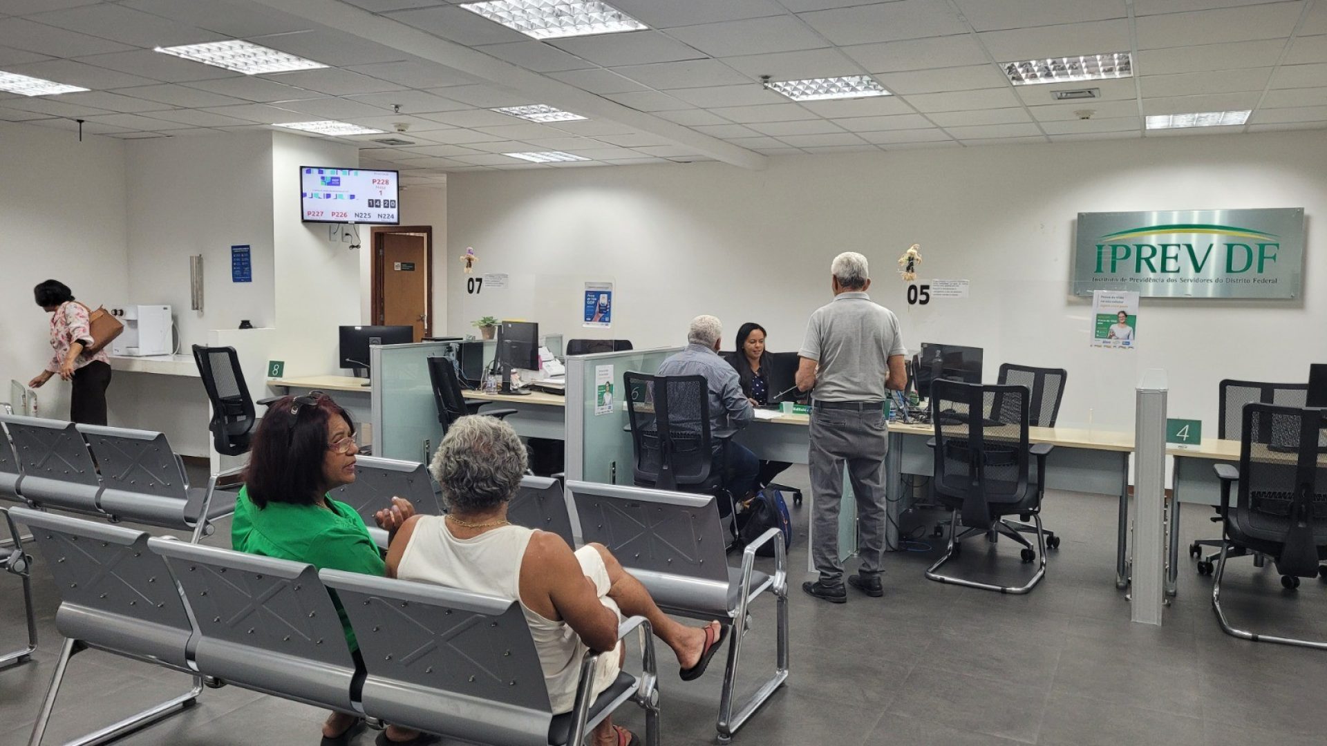 CLDF aprova crédito de R$ 765 milhões para aposentados e pensionistas