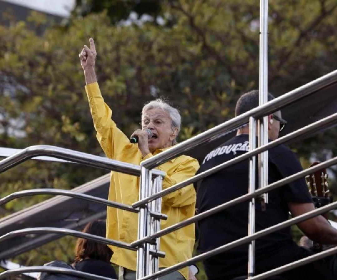 Caetano Veloso chama público para ocupar Copacabana no domingo (14/12)  -  (crédito: Tânia Rêgo/Agência Brasil)