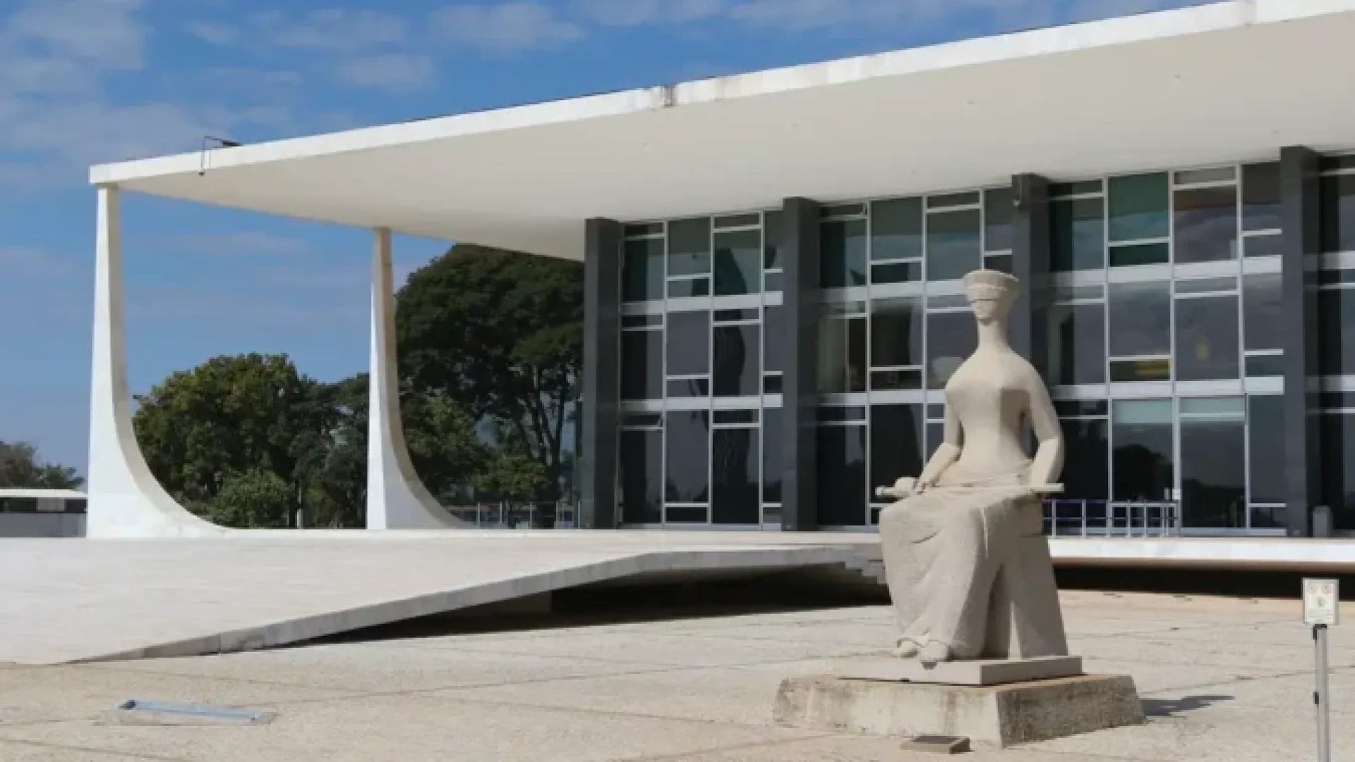 A Corte analisou agravos regimentais apresentados após decisão anterior que havia declarado inconstitucional uma norma estadual que limitava a participação de mulheres nos concursos das corporações -  (crédito: Fabio Rodrigues Pozzebom/Ag&ecirc;ncia Brasil)