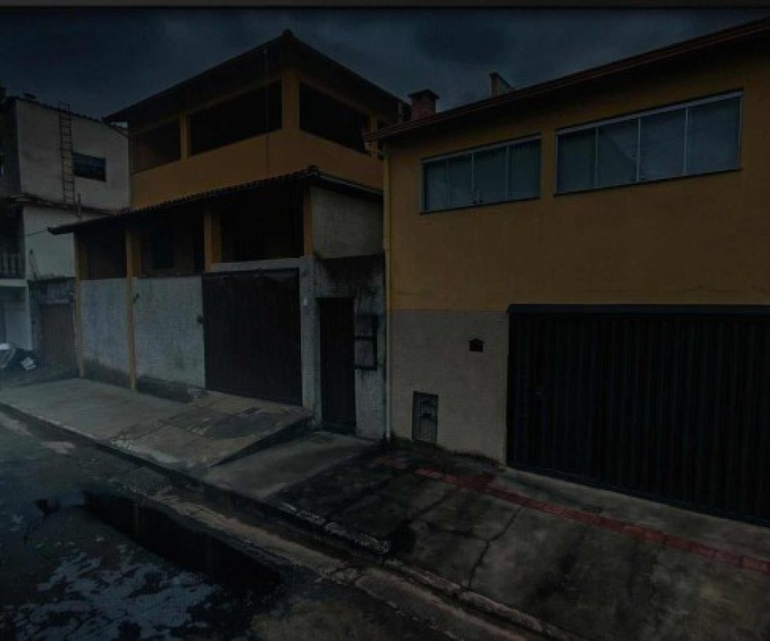 Casa onde o homem de 63 anos foi esfaqueado pela companheira no Bairro Fl&aacute;vio Marques Lisboa, no Barreiro -  (crédito: Reprodu&ccedil;&atilde;o/Google StreetView)