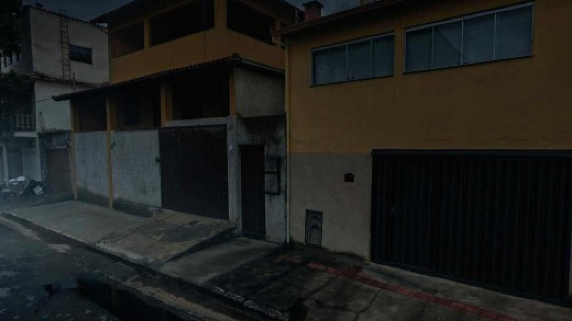 Casa onde o homem de 63 anos foi esfaqueado pela companheira no Bairro Fl&aacute;vio Marques Lisboa, no Barreiro -  (crédito: Reprodu&ccedil;&atilde;o/Google StreetView)