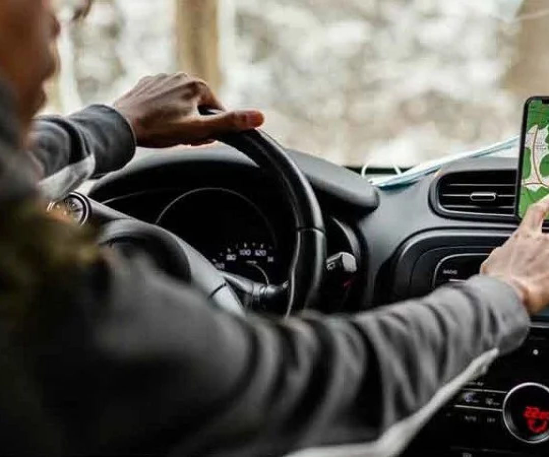 O alerta foi feito pela plataforma Uber, que comunicou às autoridades brasileiras sobre uma viagem suspeita, relatada por um motorista, com duas menores de idade desacompanhadas no Rio, informou o Ministério da Justiça e Segurança Pública (MJSP). -  (crédito:  Imagem Freepik)