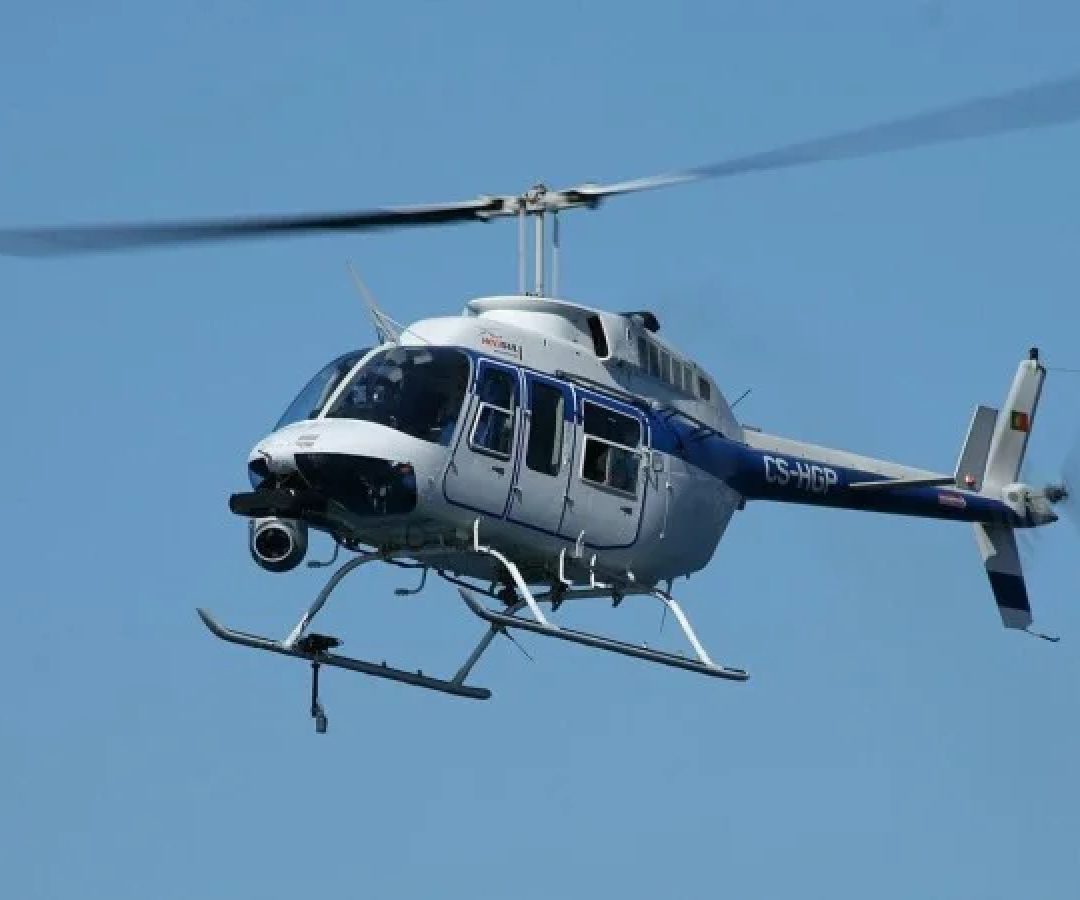 O helicóptero precisou fazer um pouso de emergência no Grupamento Aeromóvel de Niterói -  (crédito: flickr Contando Estrelas)