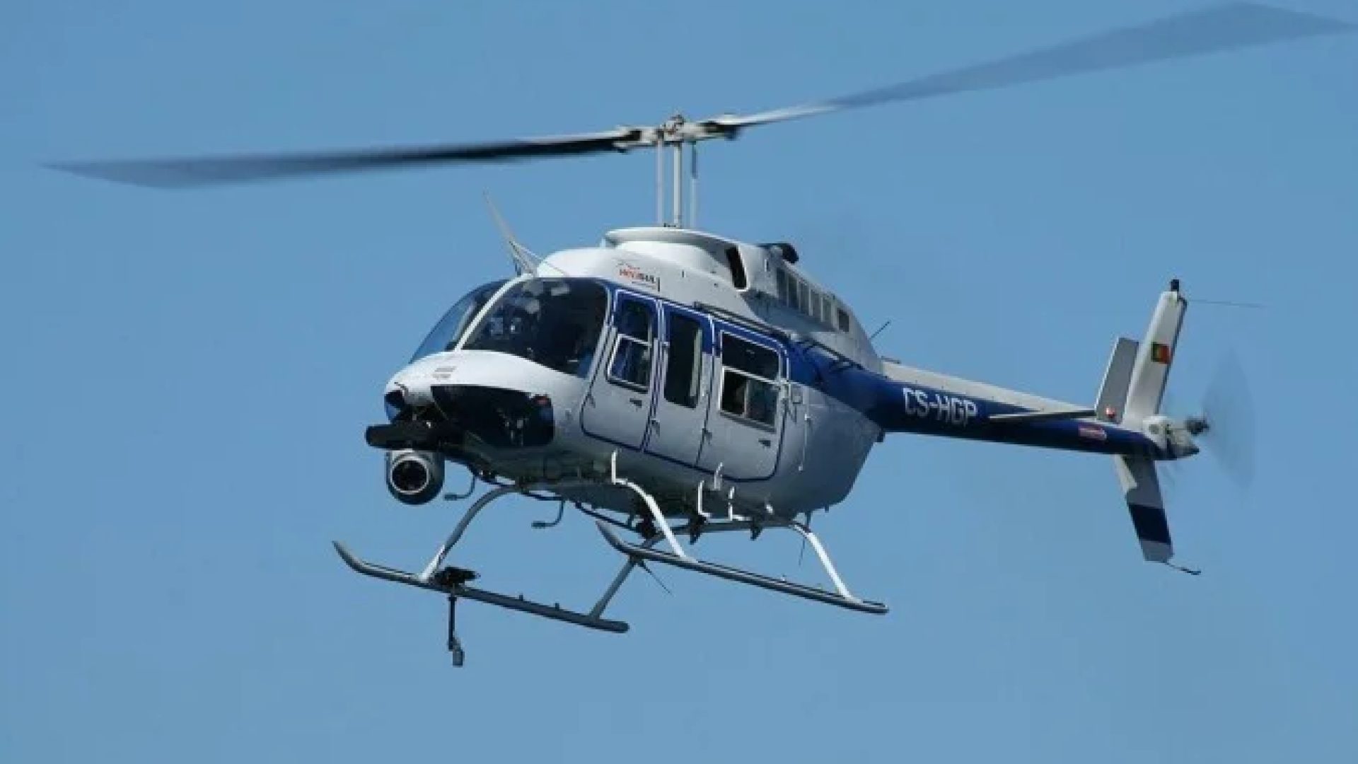 O helicóptero precisou fazer um pouso de emergência no Grupamento Aeromóvel de Niterói -  (crédito: flickr Contando Estrelas)
