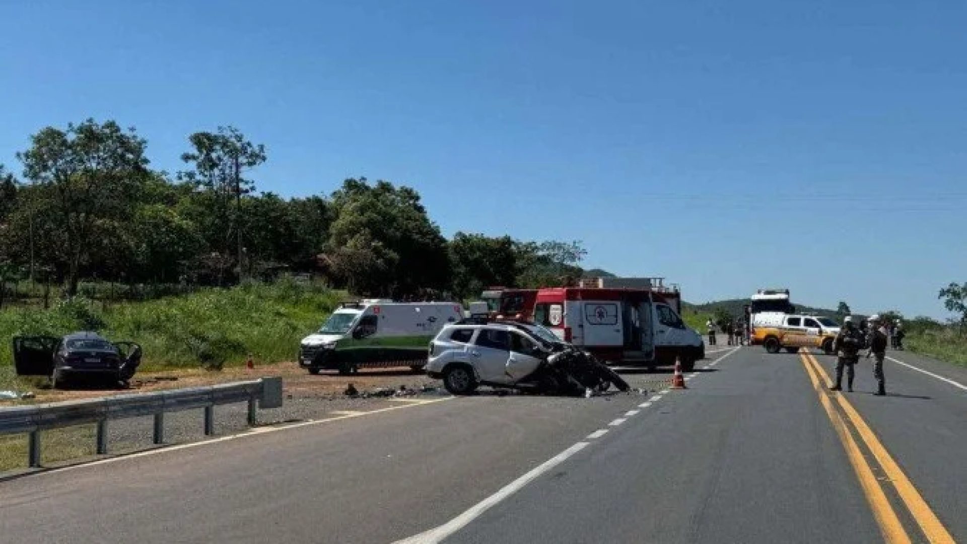 Batida frontal deixa quatro mortos na BR-135, em Minas Gerais -  (crédito: Divulgação/Corpo de Bombeiros)