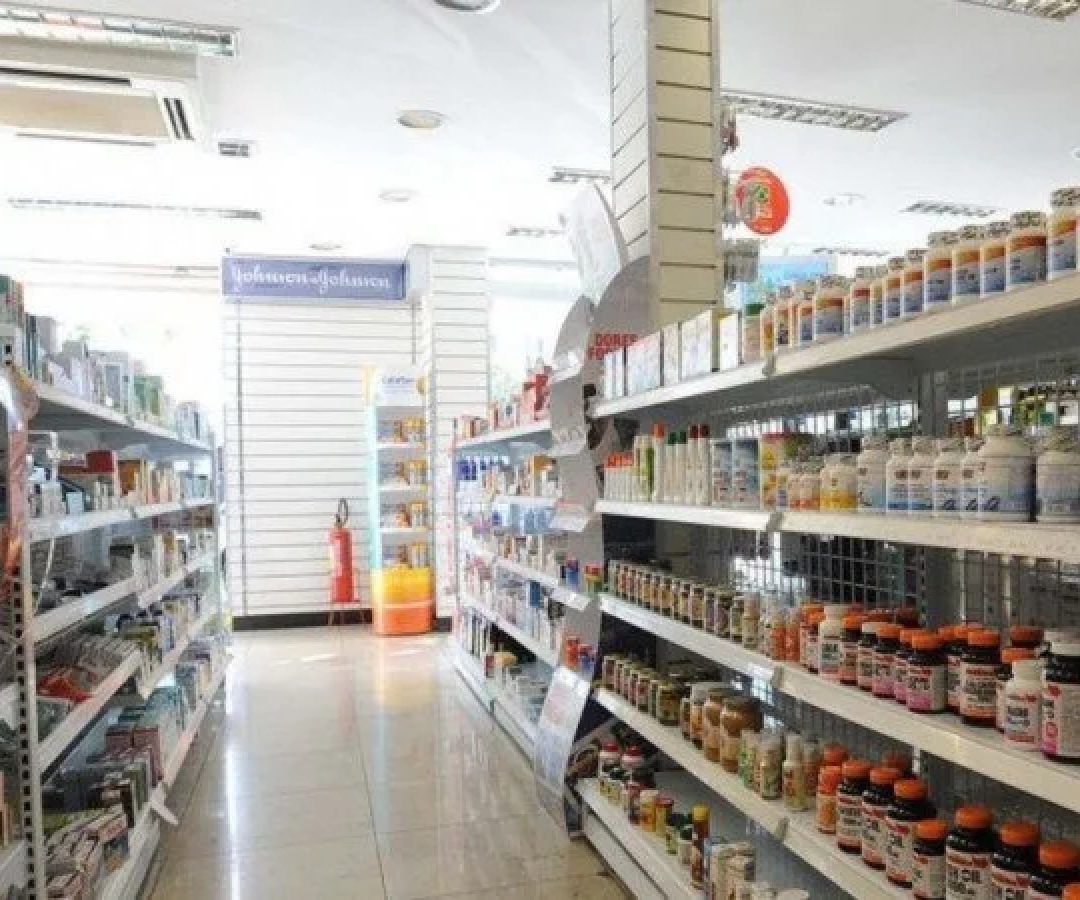 Pelo texto, o serviço farmacêutico deverá operar em ambiente físico delimitado, segregado e exclusivo para essa atividade -  (crédito: Arquivo/Elza Fiúza/Agência Brasil)