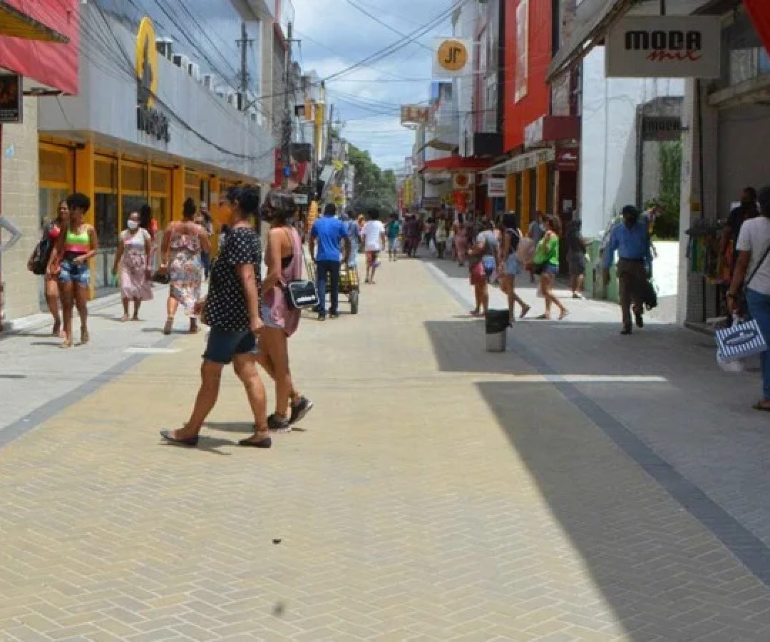 A medida, publicada em 12 de novembro, também libera o funcionamento do comércio nos bairros e nos shoppings, com base na Convenção Coletiva e na Lei Municipal nº 2.299/2001 -  (crédito: Jorge Magalhães/Prefeitura de Feira de Santana)