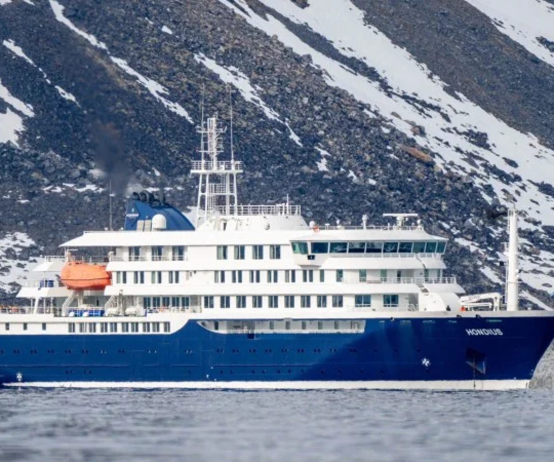 As três pessoas a bordo do MV Hondius foram infectadas por um vírus diferente do identificado no Paraná -  (crédito: Divulgação/Stefan Brending/Oceanwide Expeditions)