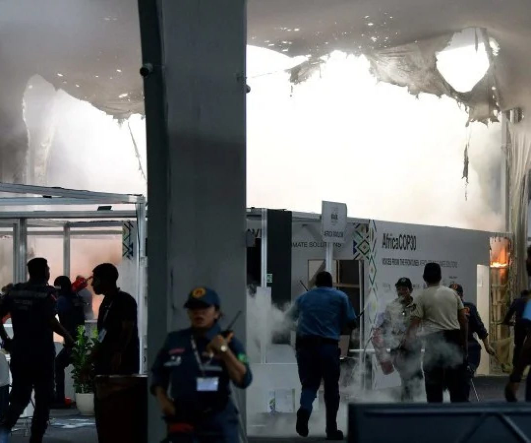 O pavilhão foi esvaziado para passar por vistoria técnica com o objetivo de apurar a causa do incidente -  (crédito:  AFP)
