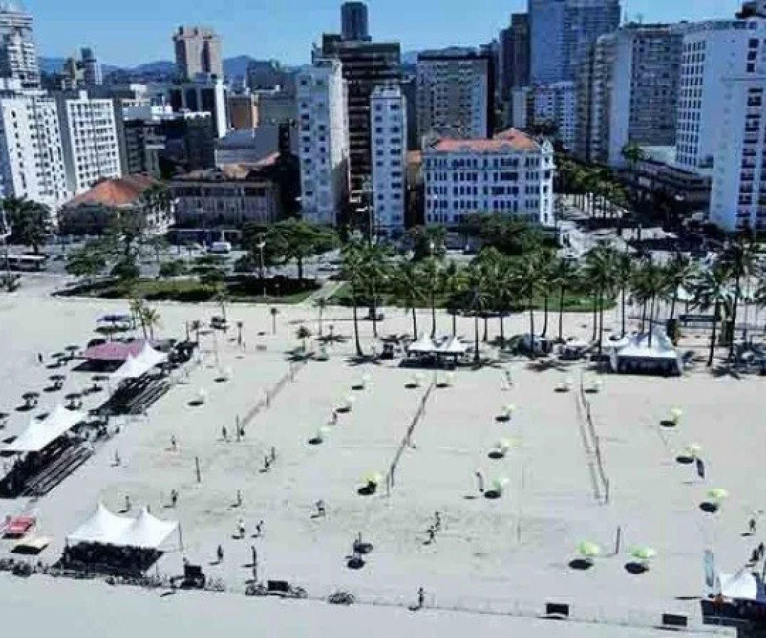 Militar do Exército sofre assalto, persegue e mata suspeito a tiros em praia do Guarujá