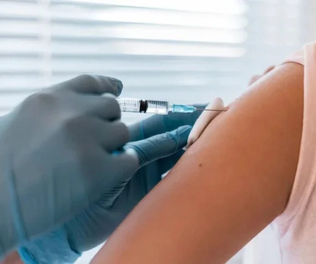 Vacinação contra gripe: imunização é considerada por especialistas fator estratégico para conter a disseminação de doenças respiratórias -  (crédito:  Fernando Frazão/Agencia Brasil)