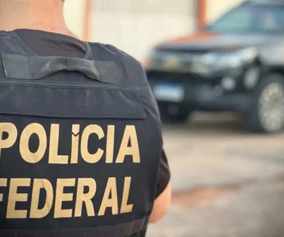 Itens utilizados para a fabricação de explosivos foram encontrados com o suspeito -  (crédito:  Polícia Federal/Divulgação)