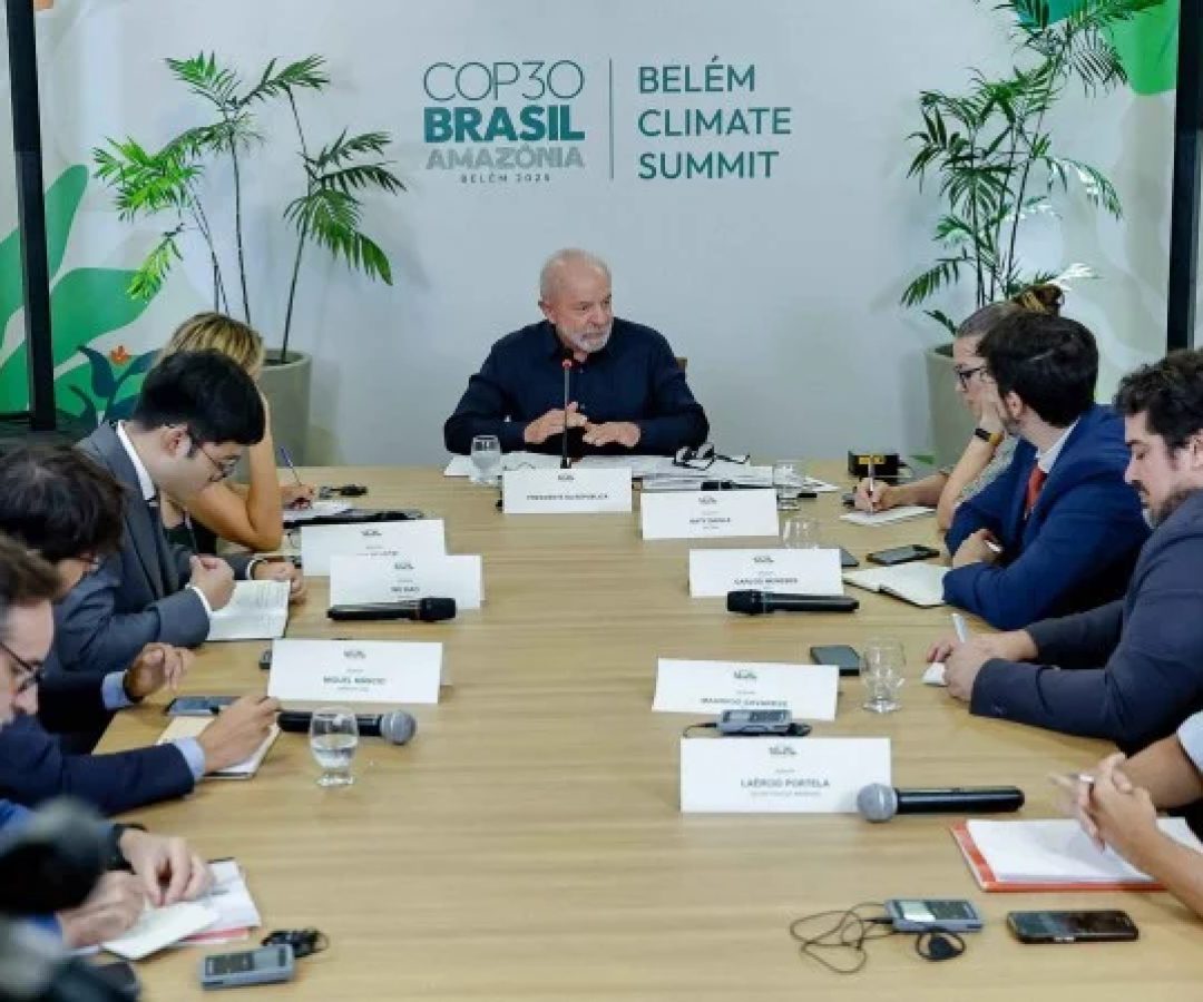 O presidente Lula durante entrevista a jornalistas estrangeiros. Ele comentou a ação no Rio pela primeira vez -  (crédito: Ricardo Stuckert/PR )
