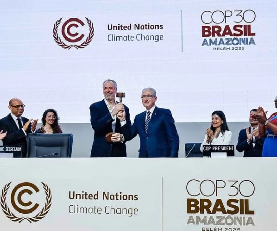 Presidente da COP30 alerta para urgência climática após tragédia no Paraná