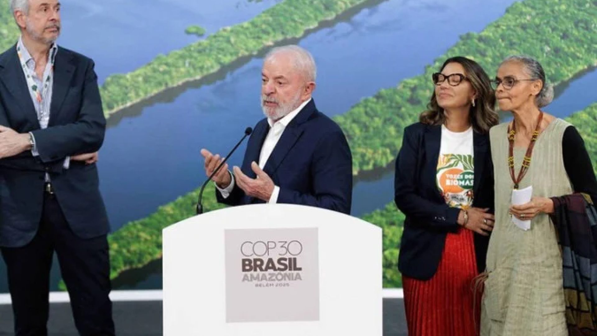 Problemáticas do uso dos combustíveis fósseis foram destacadas por diversas nações e pelo próprio governo Lula ainda no começo da conferência -  (crédito: Rafa Pereira/COP30)