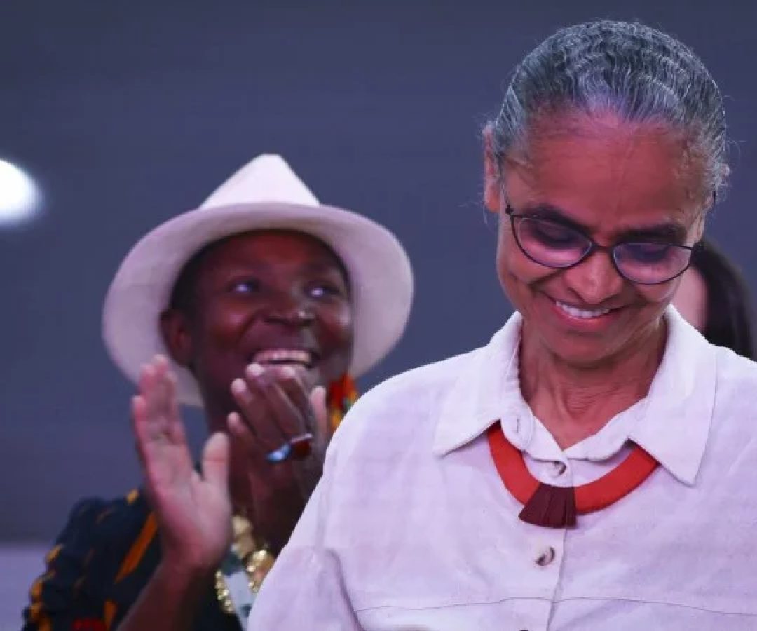 Marina Silva é ovacionada após discurso de encerramento: