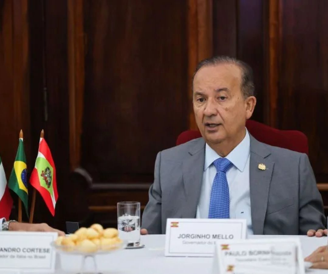 PL sancionado por Jorginho prevê multa de R$ 100 mil por descumprinento -  (crédito: Roberto Zacarias/Secom/Governo de SC)