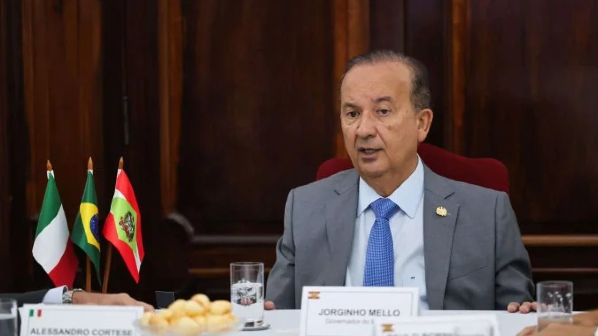 PL sancionado por Jorginho prevê multa de R$ 100 mil por descumprinento -  (crédito: Roberto Zacarias/Secom/Governo de SC)