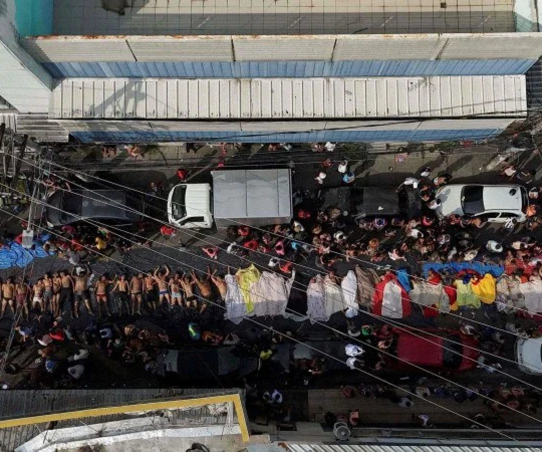 Movimentos de direitos humanos falam em chacina, o que governo do Rio contesta -  (crédito: Reuters)
