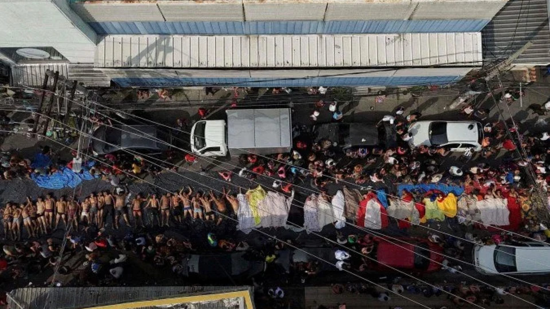 Movimentos de direitos humanos falam em chacina, o que governo do Rio contesta -  (crédito: Reuters)