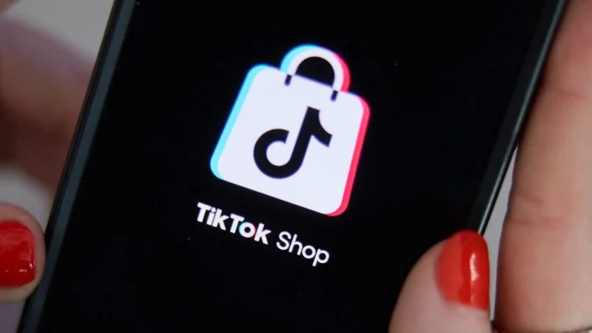 A plataforma de e-commerce TikTok Shop tem se consolidado no Brasil, superando a concorrente Temu em n&uacute;mero de compradores e transa&ccedil;&otilde;es. -  (crédito: Kiran RIDLEY / AFP)