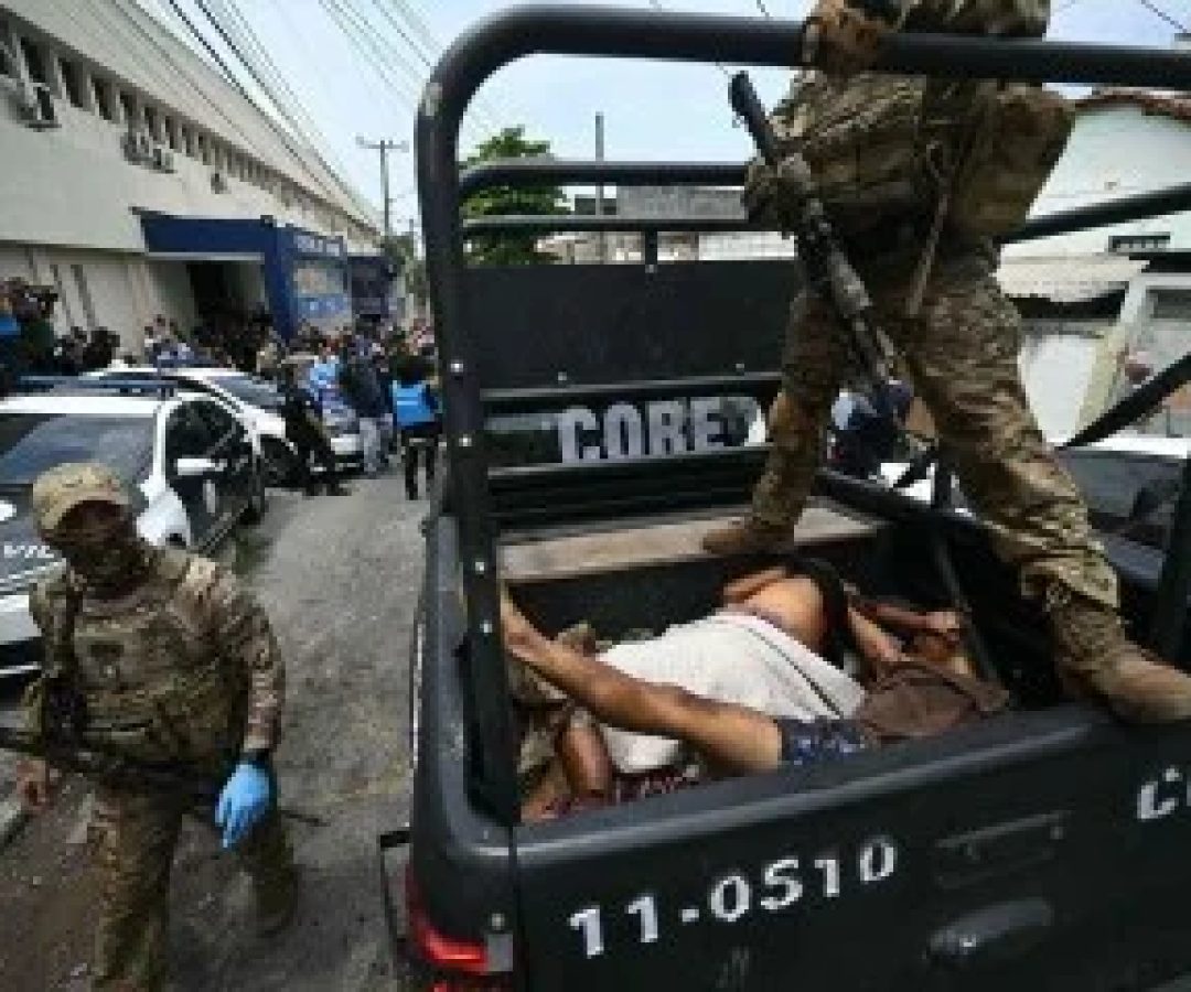 Megaoperação contra o Comando Vermelho deixou mais de 60 mortos nesta terça (28) -  (crédito:  AFP)