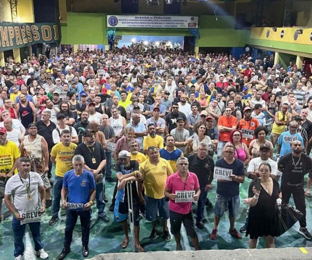 Membros do SINTECT-SP cruzam os braços em resposta direta à falta de avanço nas negociações para melhorias trabalhistas nos Correios. -  (crédito: Foto: Divulgação/SINTECT-SP)