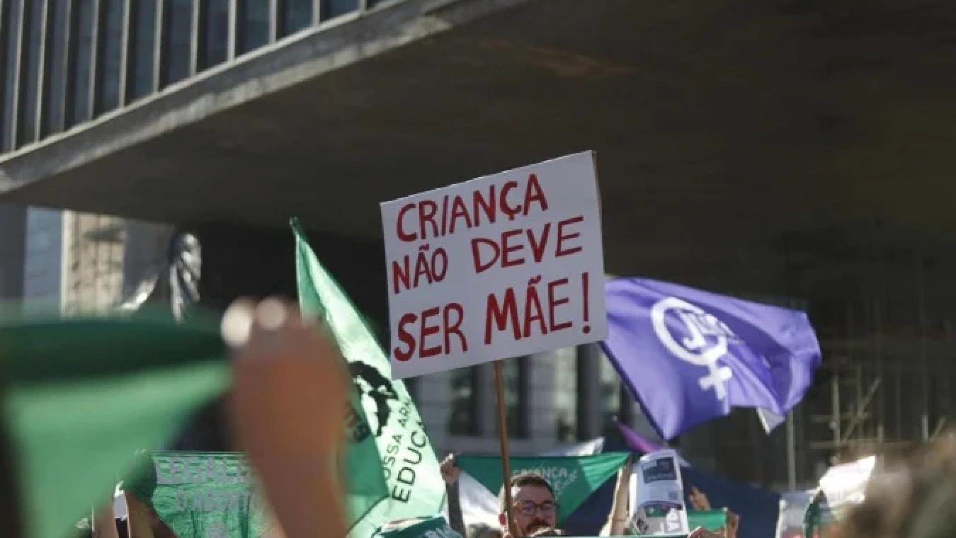 Ato no Masp protesta contra a vulnerabilidade de crianças à violência sexual. Projeto aprovado pela Câmara tem tudo para ser judicializado -  (crédito: Paulo Pinto/Agencia Brasil)